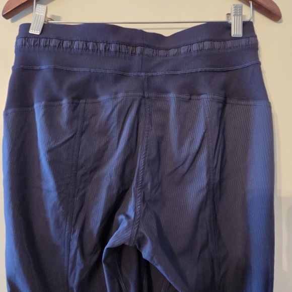 Lululemon Dance Studio Crop 25" In True Navy Women's Size 6. - Picture 7 of 15
